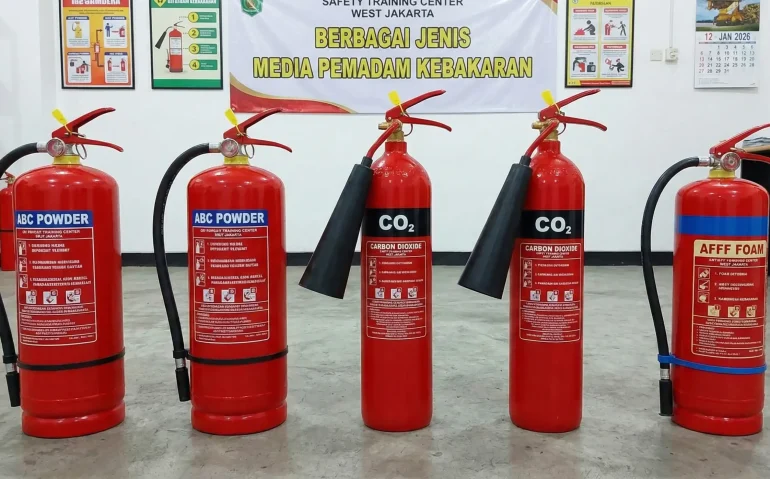 tabung pemadam kebakaran